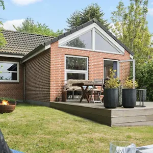  Villa - Cozy House, 10 Min From Center Dänemark